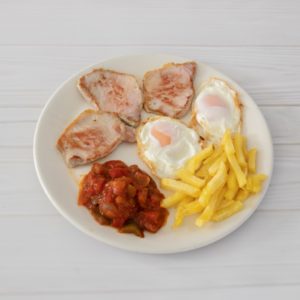 Huevos Rotos con Espárragos y Setas